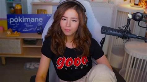 poki mane nip slip|Pokimane deletes her VOD immediately fearing。